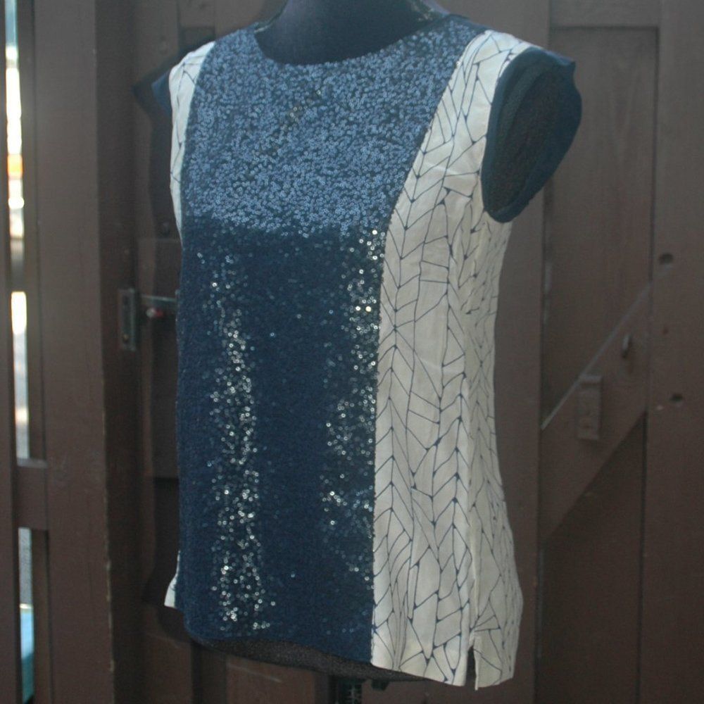 COPY - Club Monaco M Navy Blue Sequin Abstract Print Sides Blouse NEW